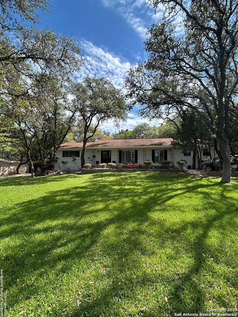 250 DONELLA DR Hollywood Park TX 78232