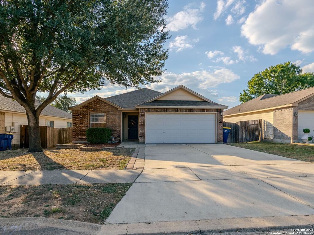 Photo of 125 Dewberry, Cibolo, TX 78108 (MLS # 1913151)