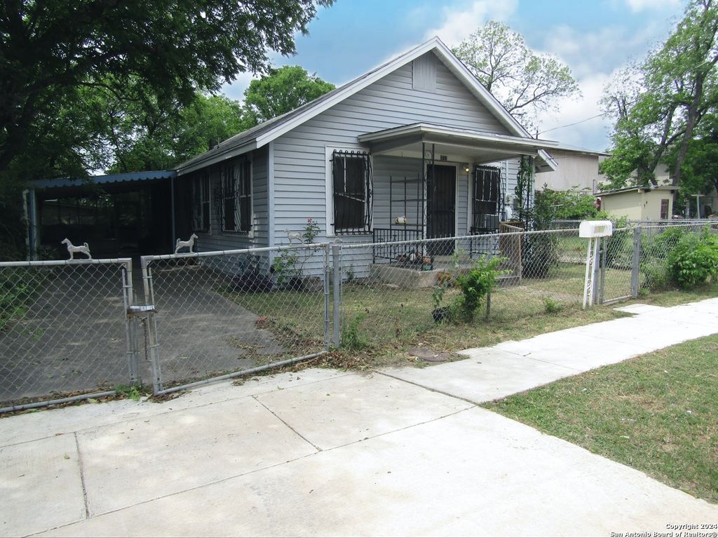 Photo of 217 LANCASTER, San Antonio, TX 78214 (MLS # 1862866)