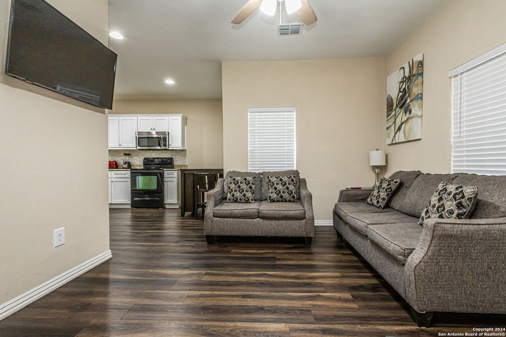 Photo of 1202 N CENTER, San Antonio, TX 78202 (MLS # 1934488)