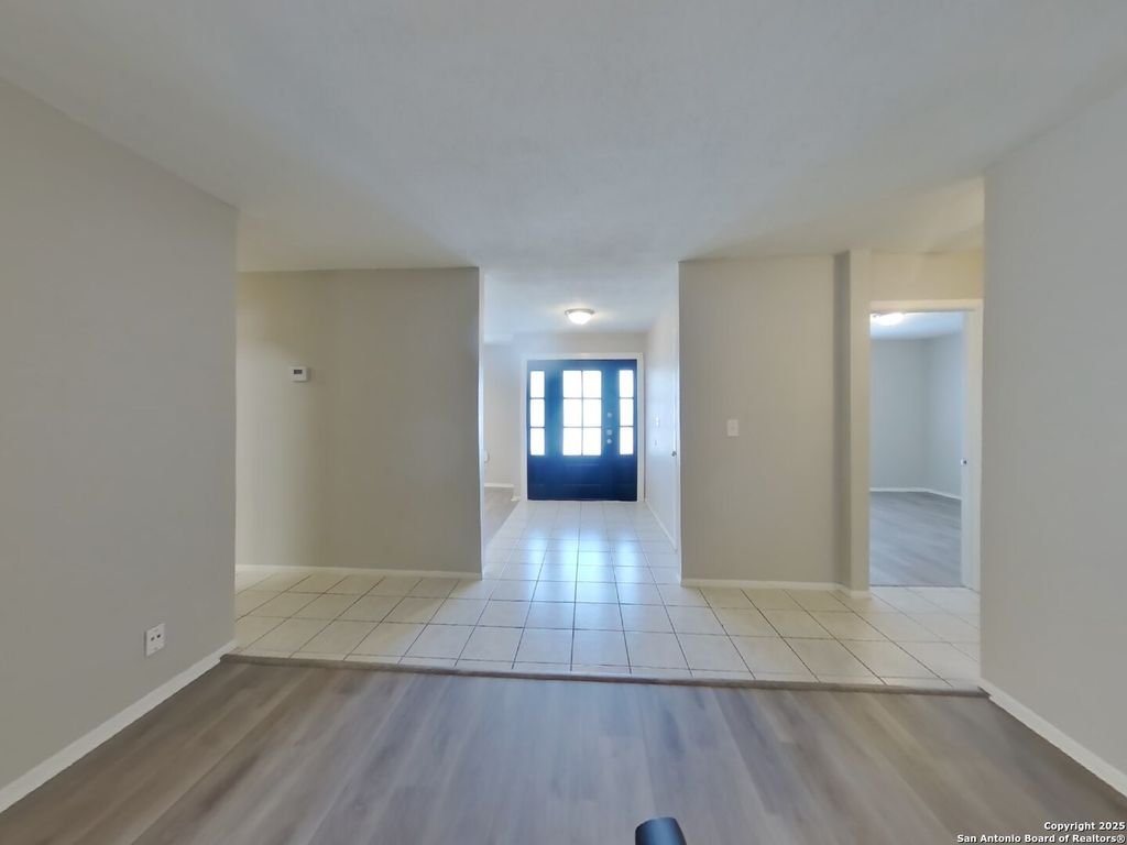 Photo of 6801 Castile De Oro, San Antonio, TX 78239 (MLS # 1916030)
