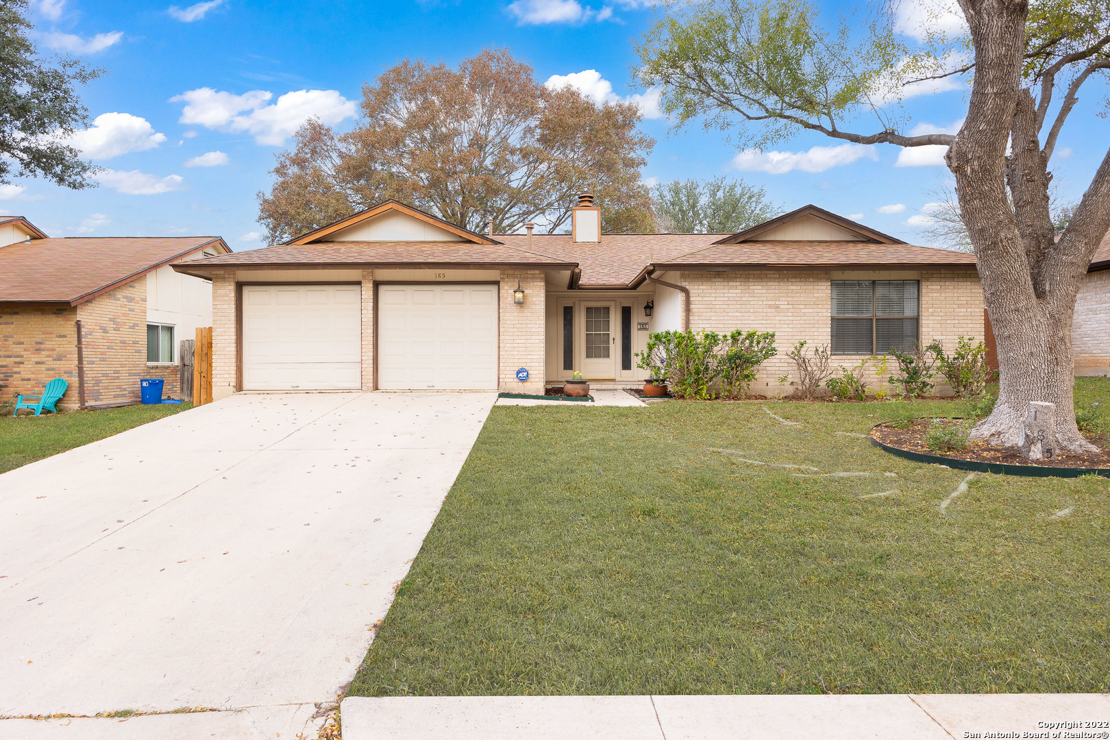 Photo 1 of 16 — 185 MEADOWLAND, Universal City, TX 78148