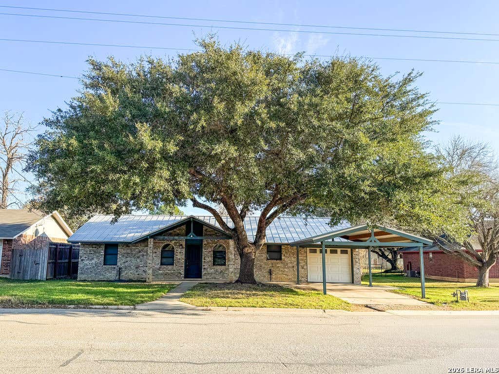 Photo of 904 W. WEST STREET, Stockdale, TX 78160 (MLS # 1940250)