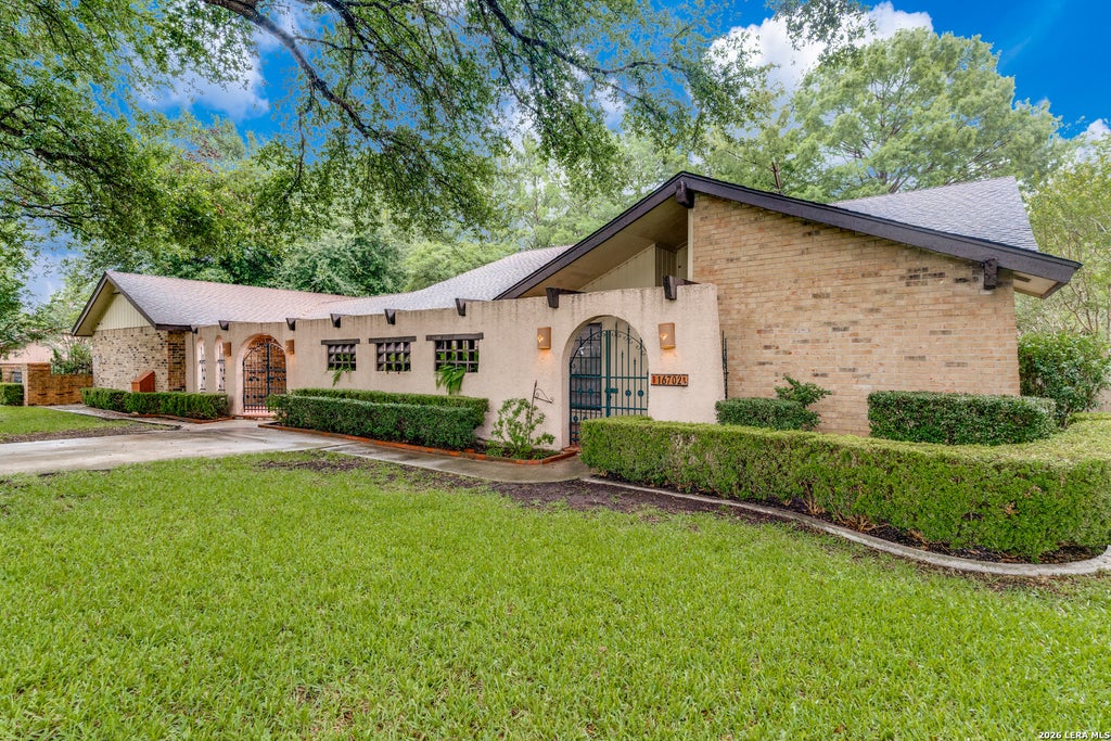 Photo of 16702 Hunting Valley, San Antonio, TX 78247 (MLS # 1973591)