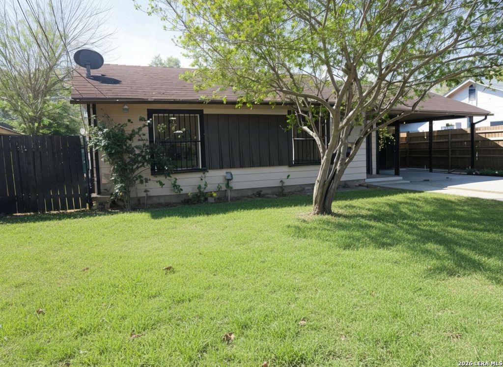 Photo of 1210 McCauley, San Antonio, TX 78224 (MLS # 1950990)
