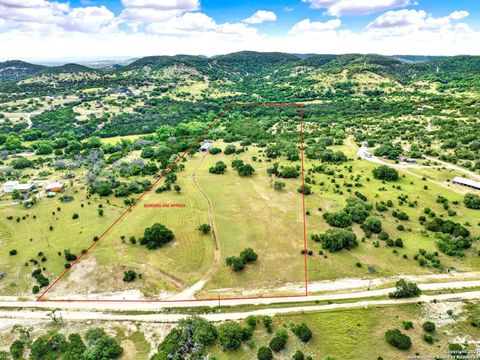 461 Royal Ridge Bandera TX 78003