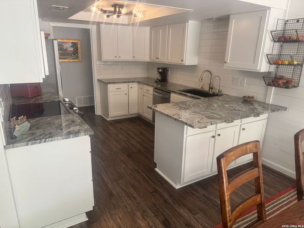 Photo of 407 Marymont, New Braunfels, TX 78130 (MLS # 1994522)