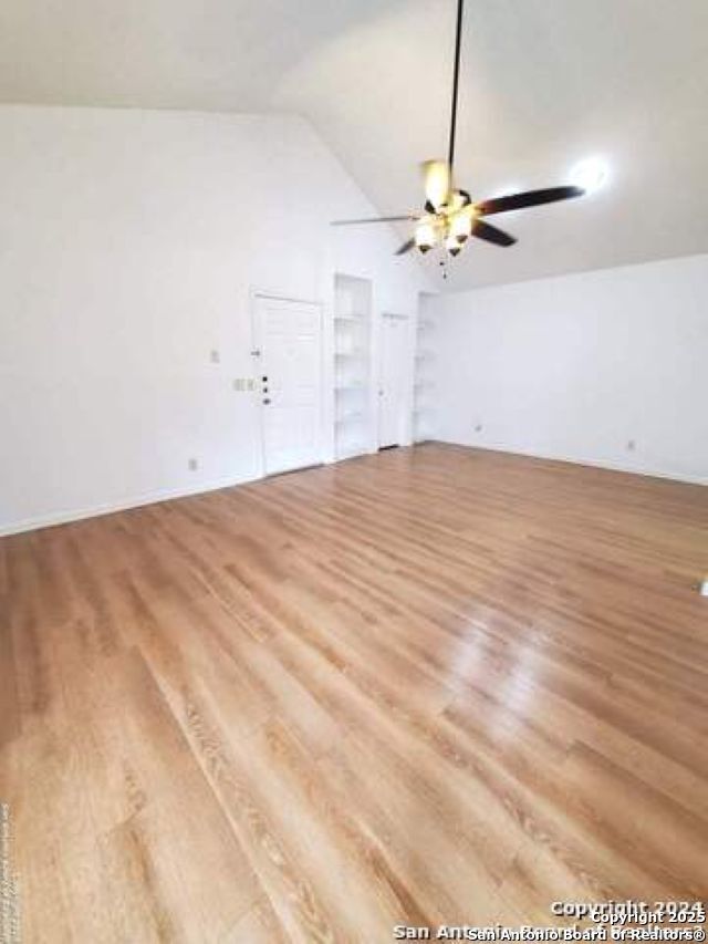 2255 Thousand Oaks 605