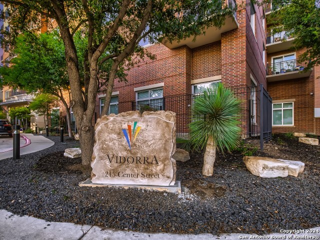 215 CENTER ST 307