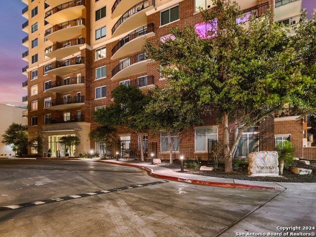 215 CENTER ST 307