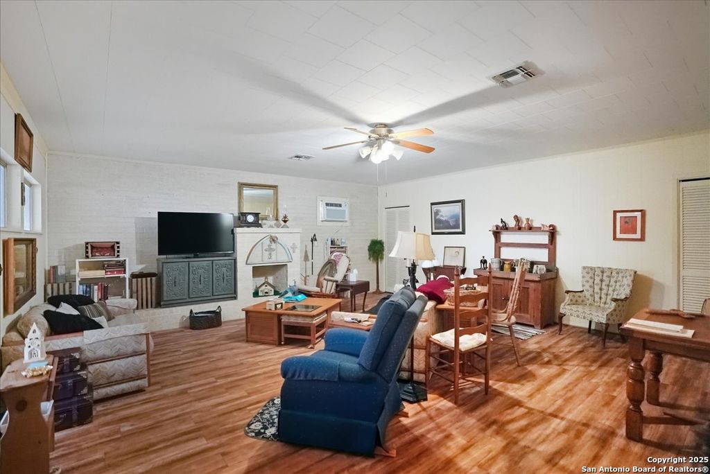 Photo of 1000 Austin St., George West, TX 78022 (MLS # 1929742)