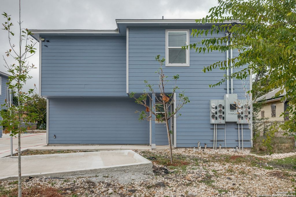 Photo of 1835 W Poplar 402 #402, San Antonio, TX 78207 (MLS # 1957041)