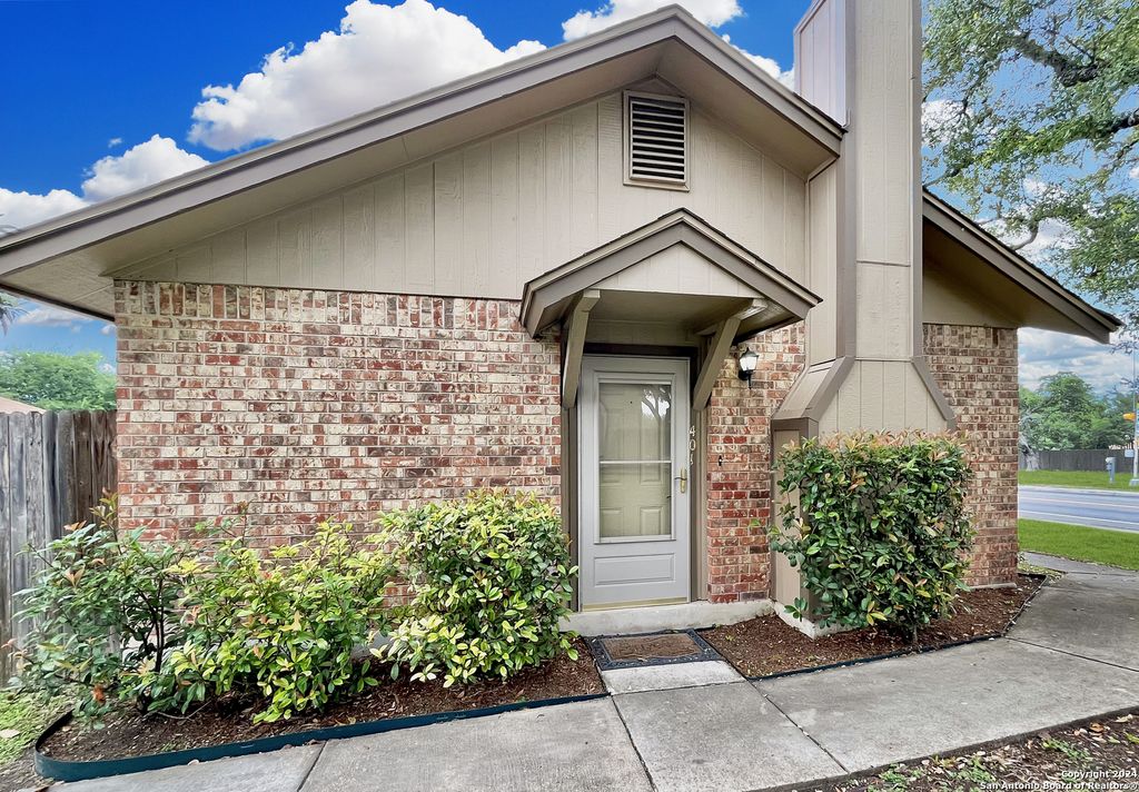 Photo of 10254 Dover Ridge 401 #401, San Antonio, TX 78250 (MLS # 1952449)