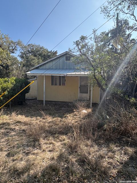 Property photo of 690 Georges, Lakehills, TX 78063