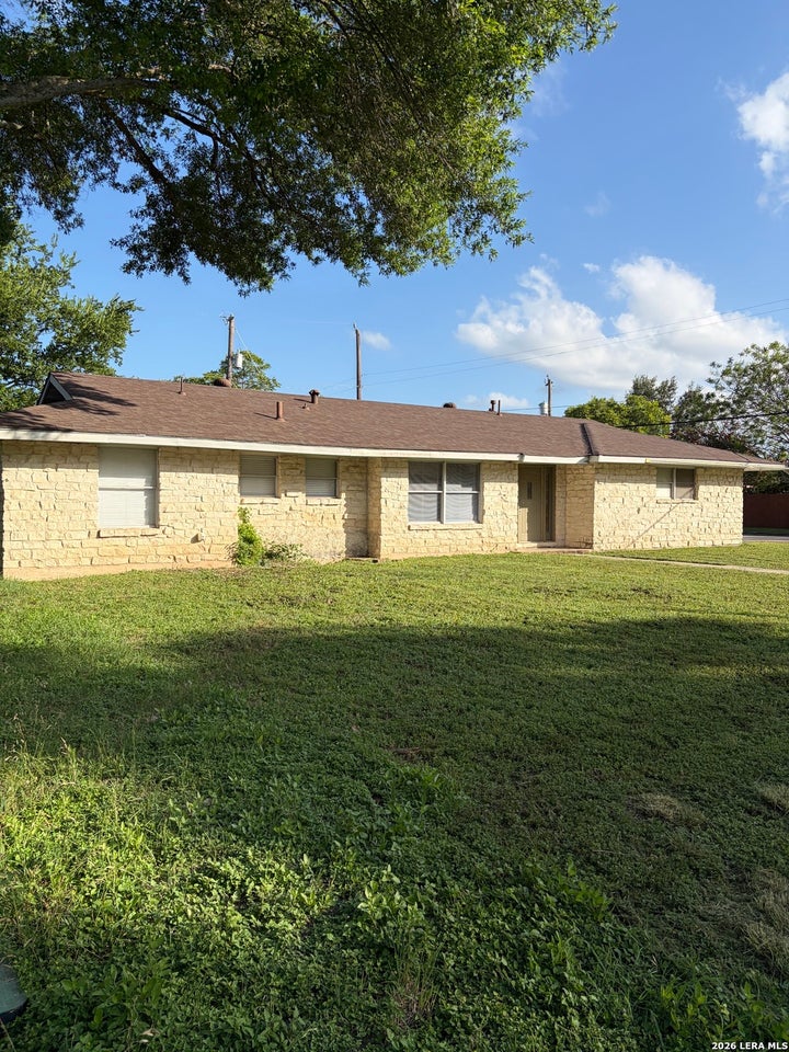 Photo 1 of 28 — 302 E Byrd Blvd, Universal City, TX 78148