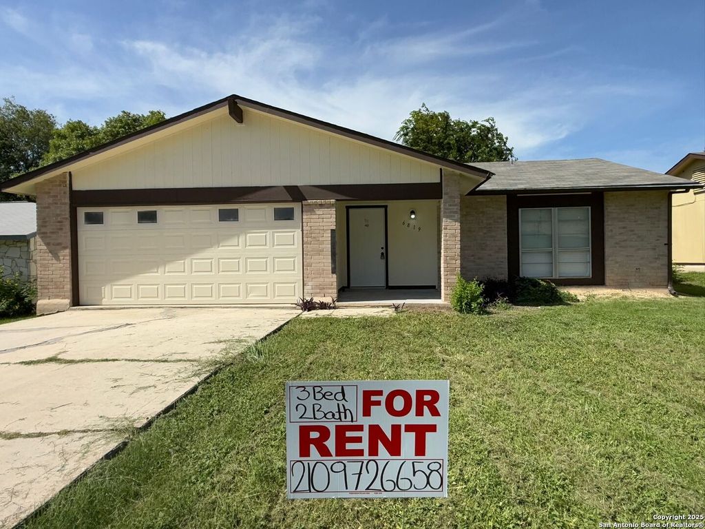 Photo of 6819 Laguna Norte, San Antonio, TX 78239 (MLS # 1926625)
