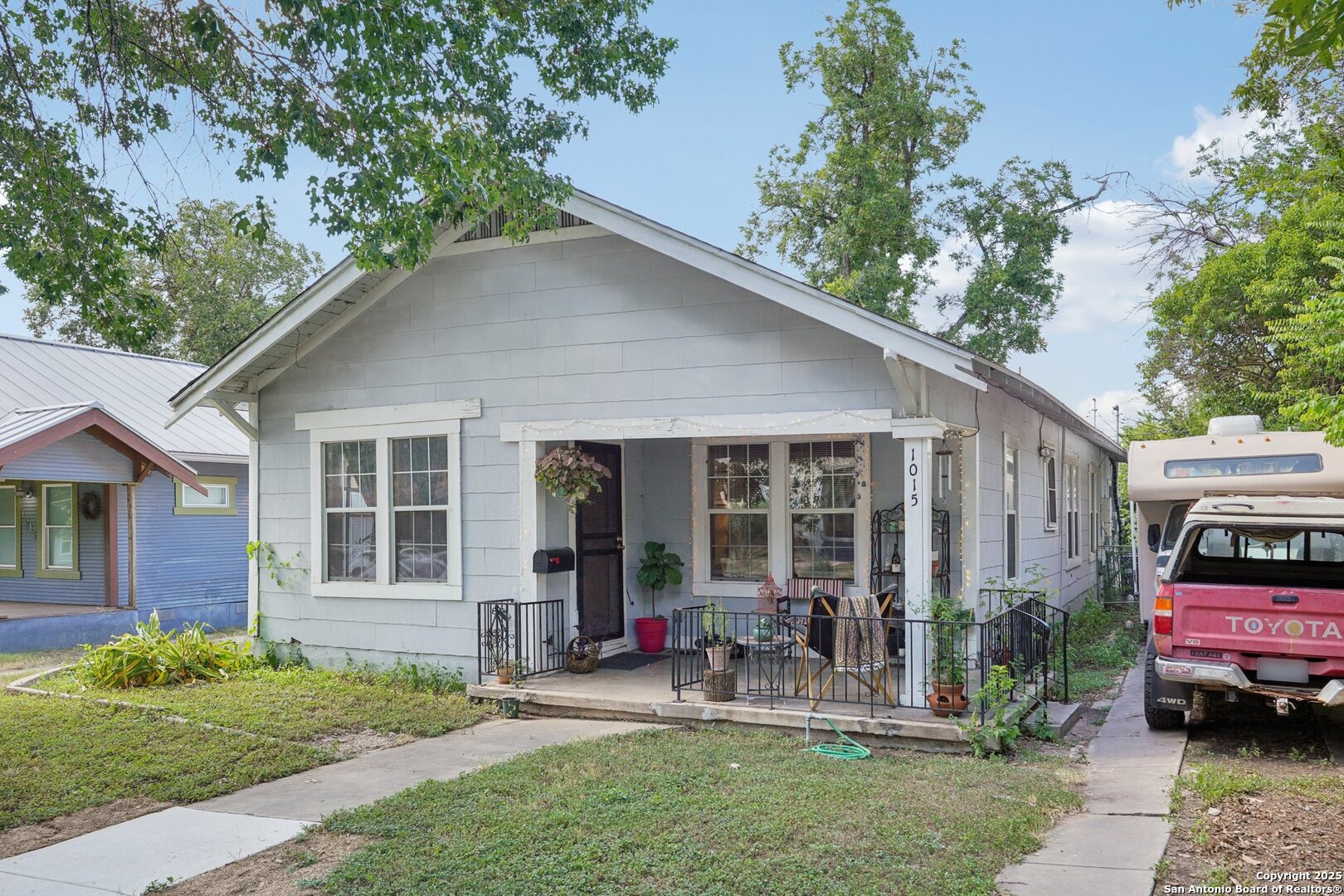 1015 W Elsmere