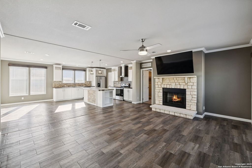 Photo of 961 County Road 327, Pleasanton, TX 78064 (MLS # 1909764)