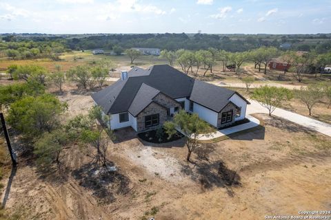 A home in Floresville