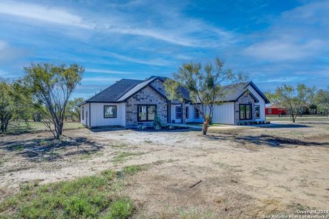 A home in Floresville