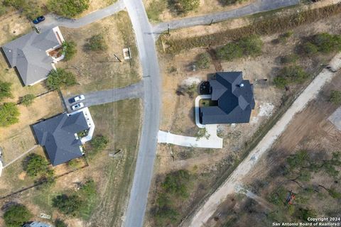 A home in Floresville