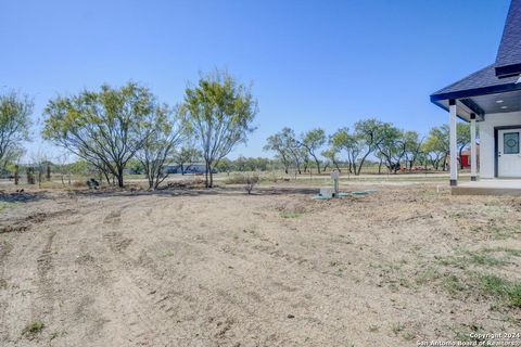 A home in Floresville