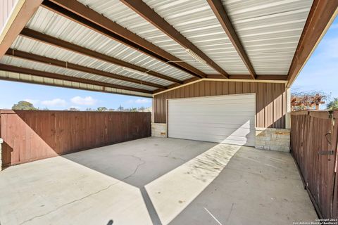 A home in Floresville