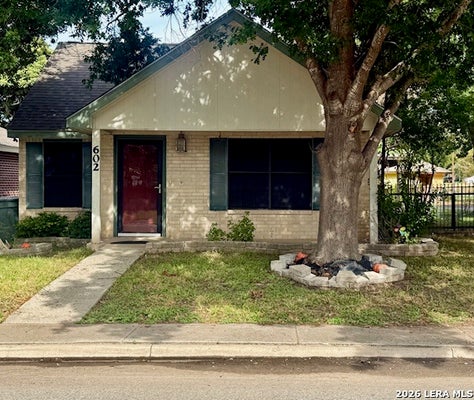 602 N 2ND ST, UVALDE, TX 78801 - Image 10f3deca32b3dadce346e1a59392bc96/3528052472