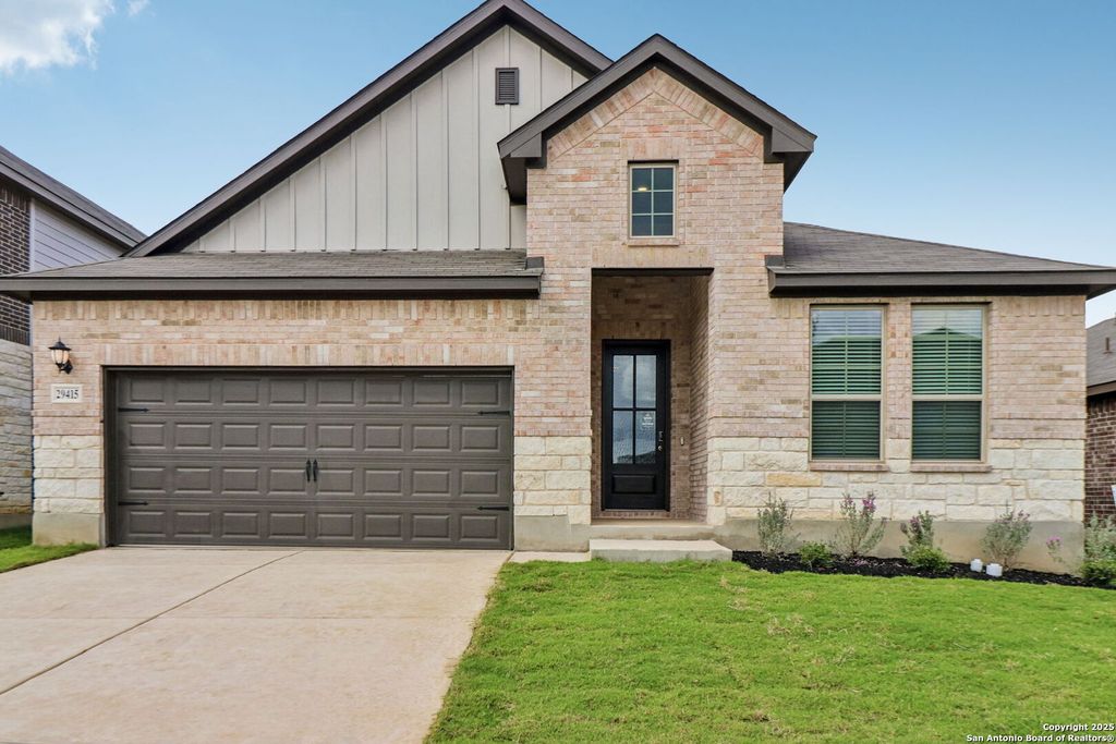 Photo of 29415 Arrowtooth Blvd, Boerne, TX 78006 (MLS # 1885766)