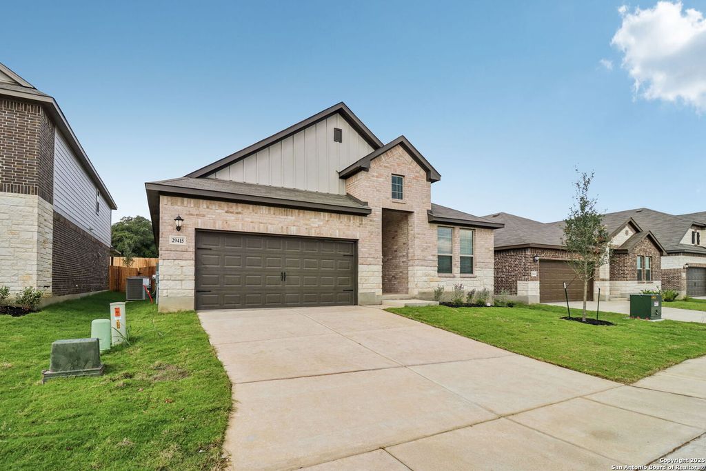 Photo of 29415 Arrowtooth Blvd, Boerne, TX 78006 (MLS # 1885766)