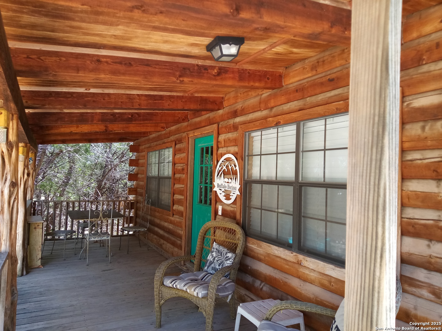 902 Mariposa Ave