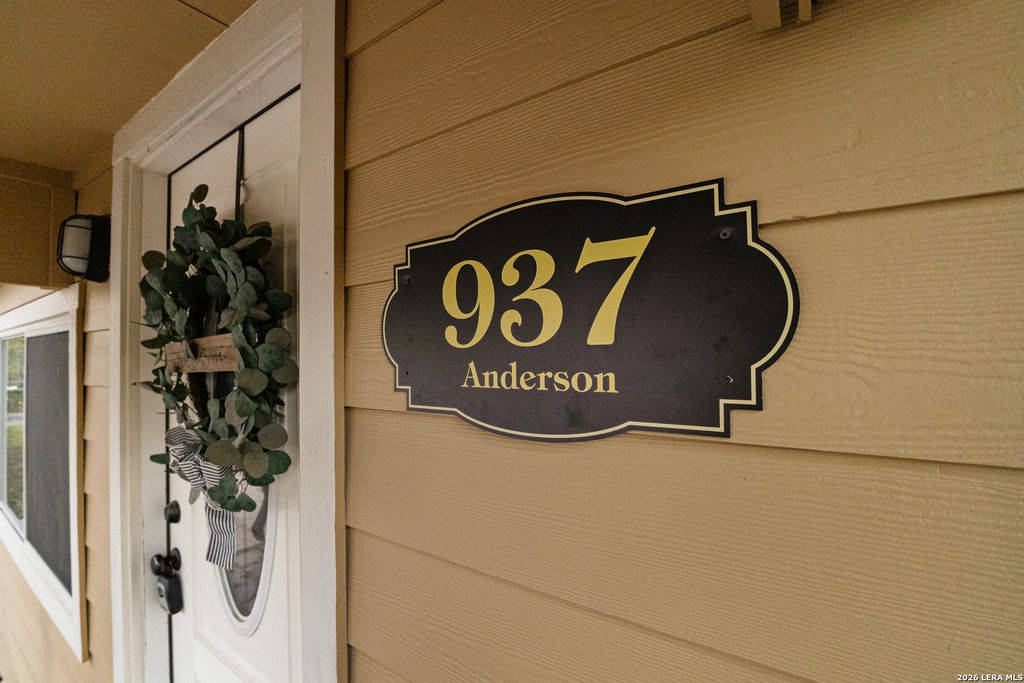 Photo of 937 Anderson, Seguin, TX 78155 (MLS # 1950473)