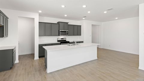 11909 Vista Cruise Live Oak TX 78233