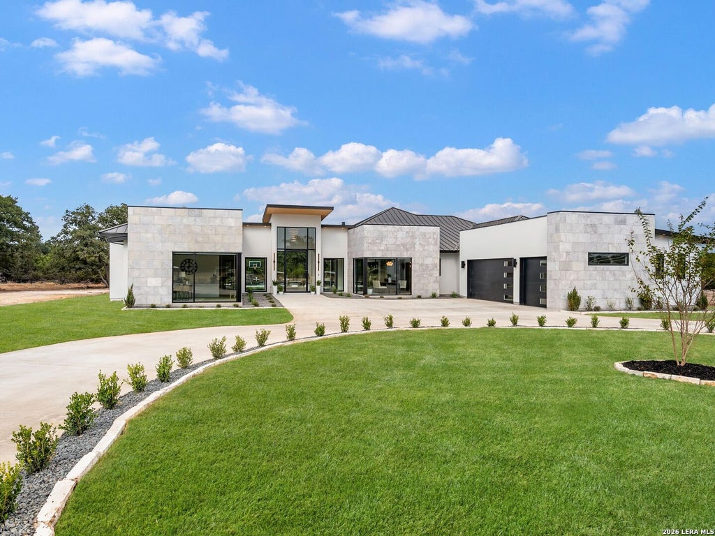 Photo of 59 RANCH HEIGHTS, Fair Oaks Ranch, TX 78015 (MLS # 1996672)