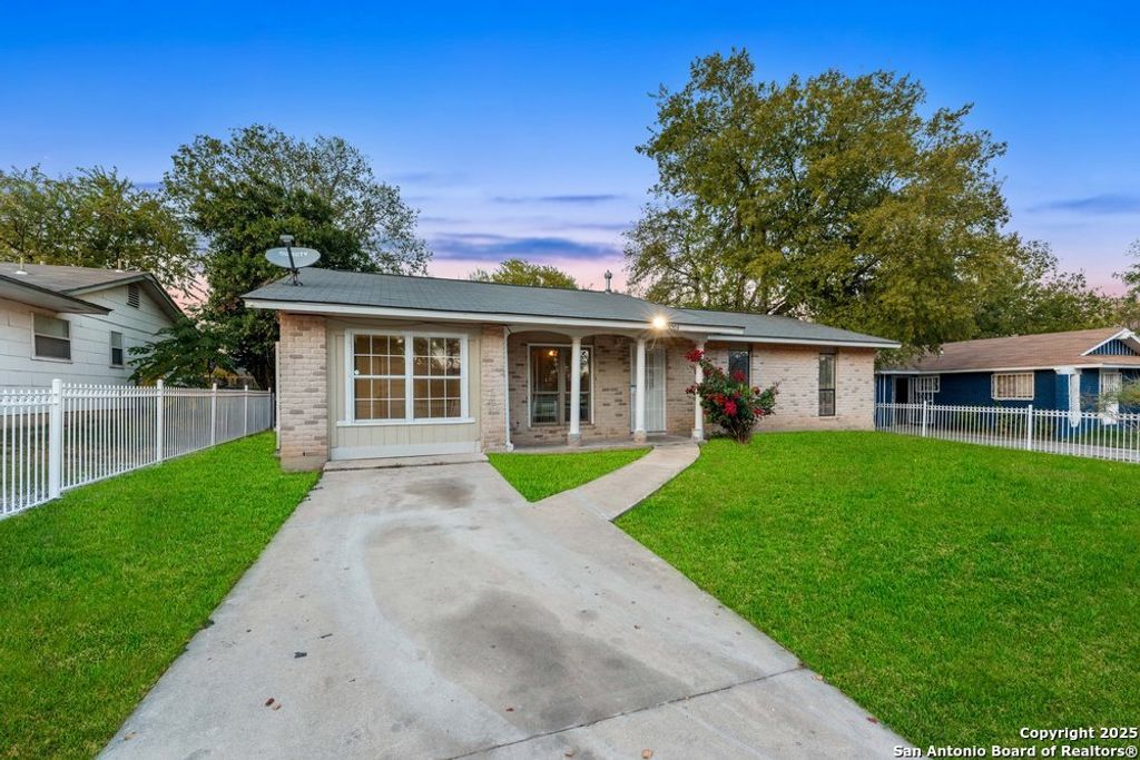 Photo of 5003 Casa Oro, San Antonio, TX 78233 (MLS # 1926483)