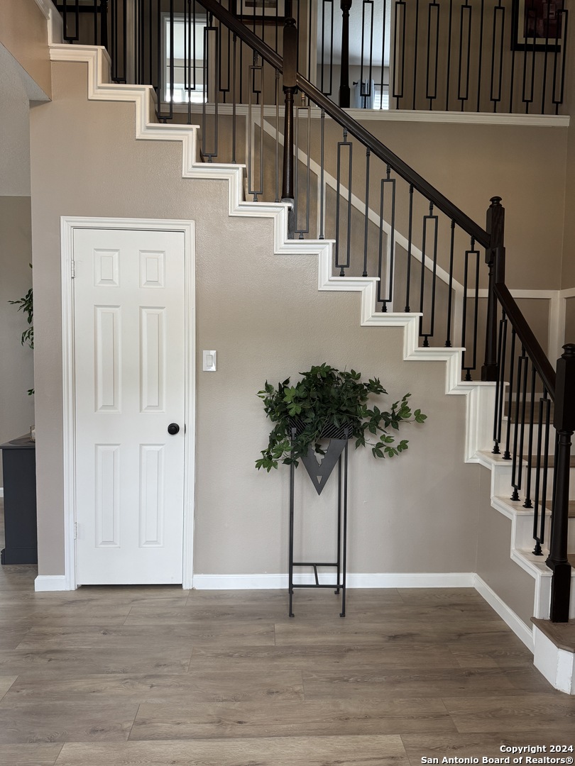 1823 Caraselle Loop