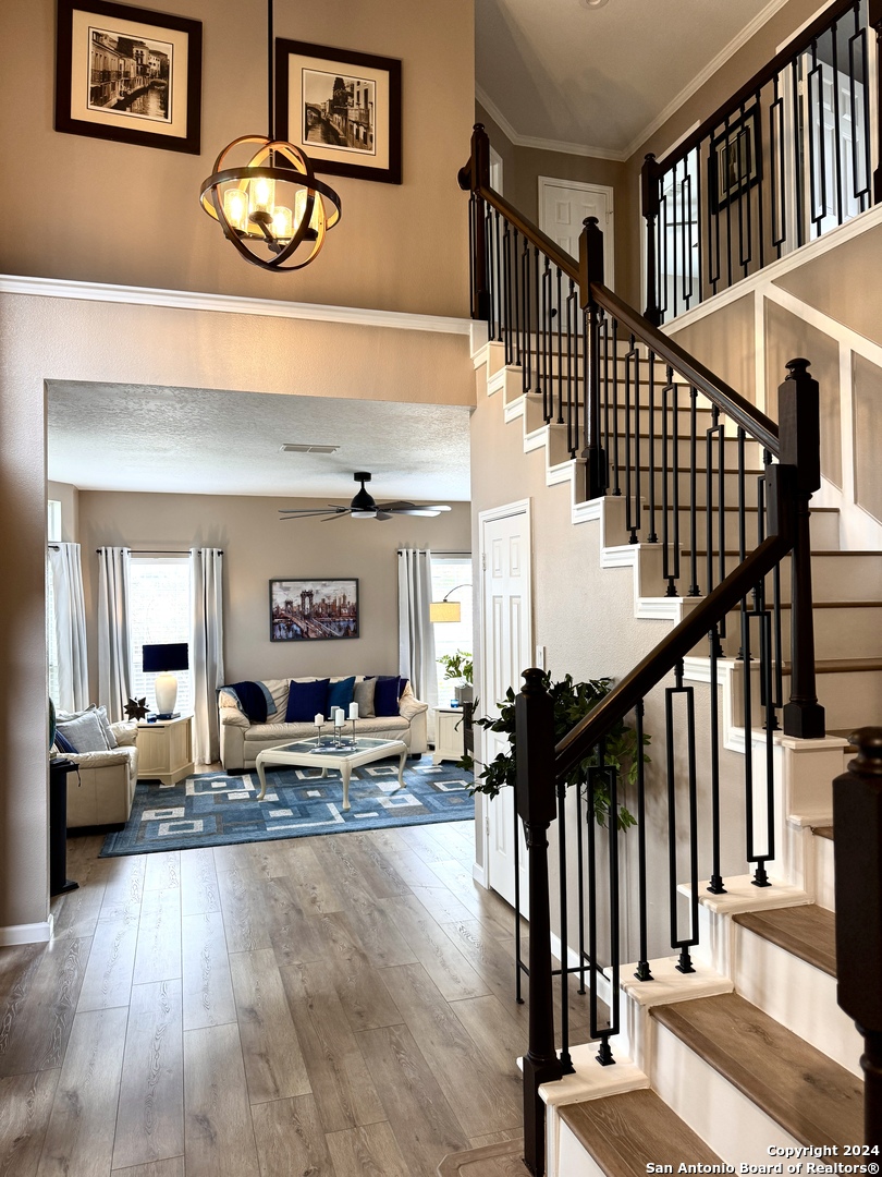 1823 Caraselle Loop