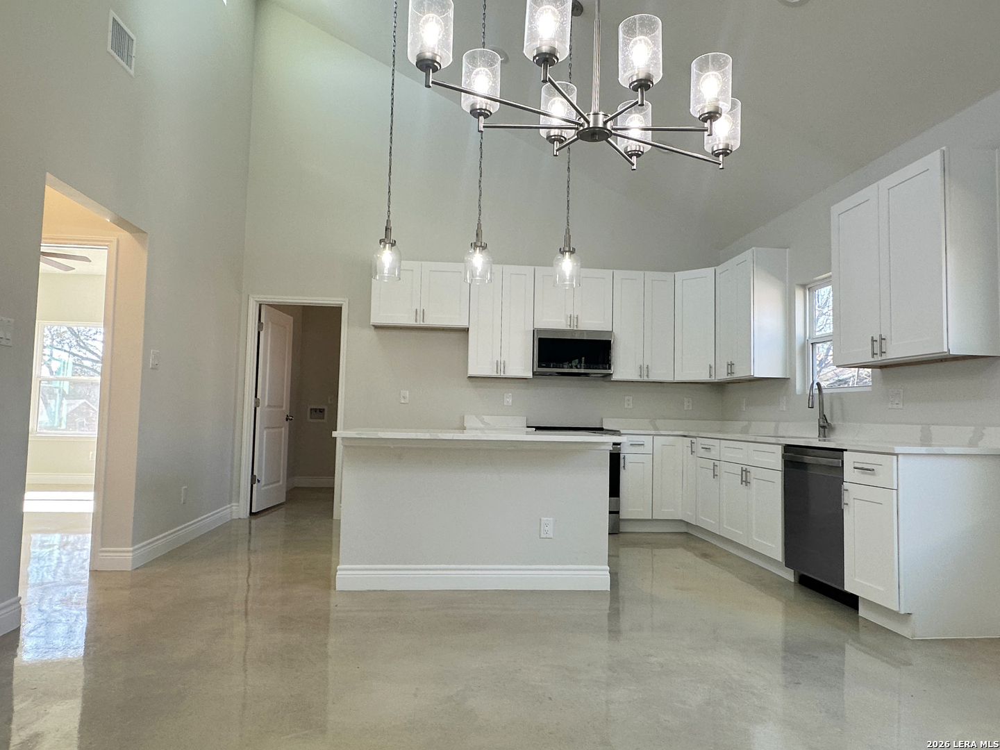 Search 1722 N Center St