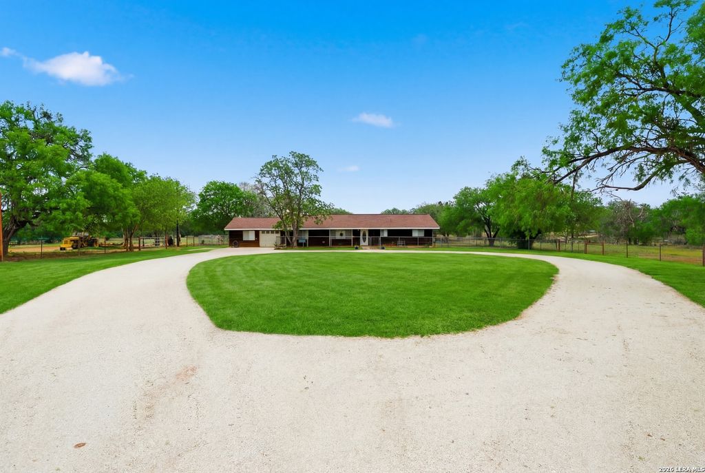Photo of 144 OAK PARK RD, Adkins, TX 78101 (MLS # 1969666)