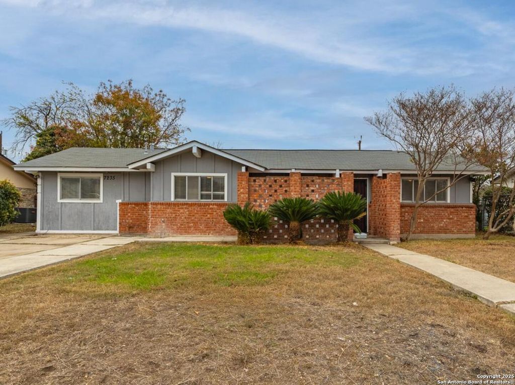Photo of 7235 Westlyn Dr, San Antonio, TX 78227 (MLS # 1929953)