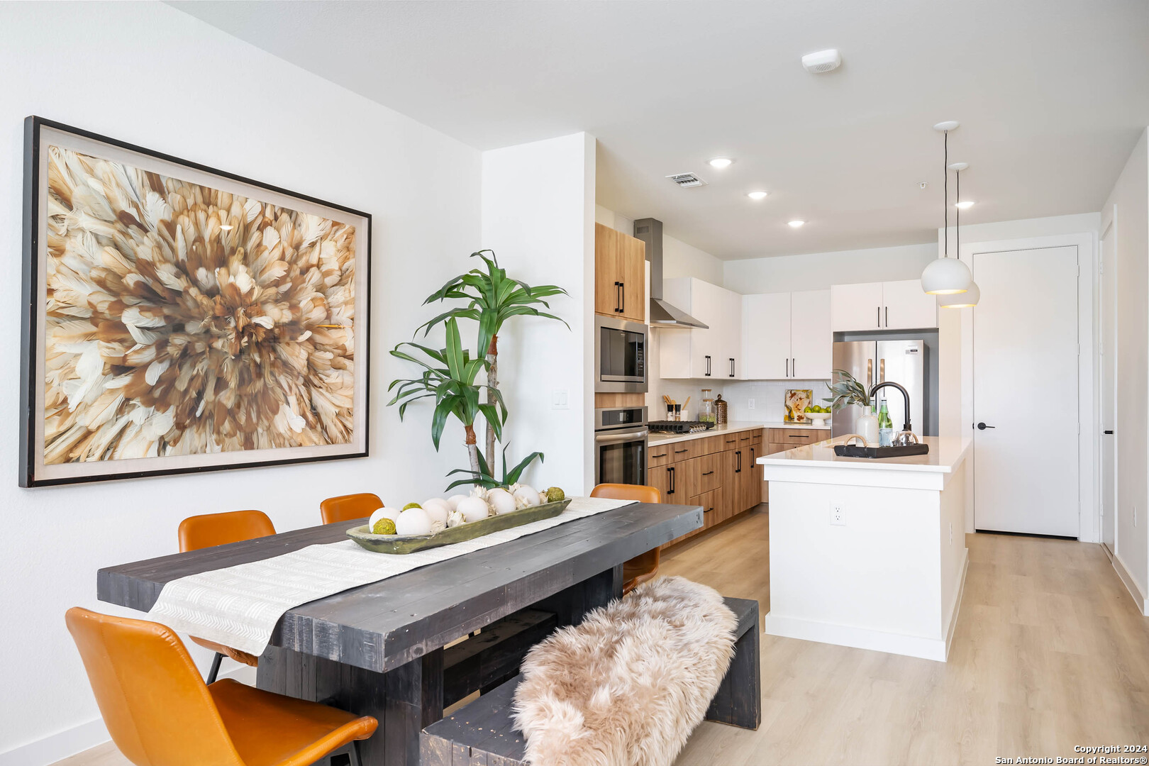 719 E Locust St 3111