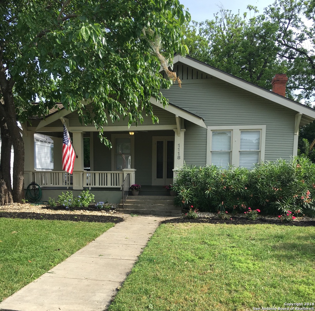 Photo 1 of 24 — 1118 W W Mistletoe Ave, San Antonio, TX 78201