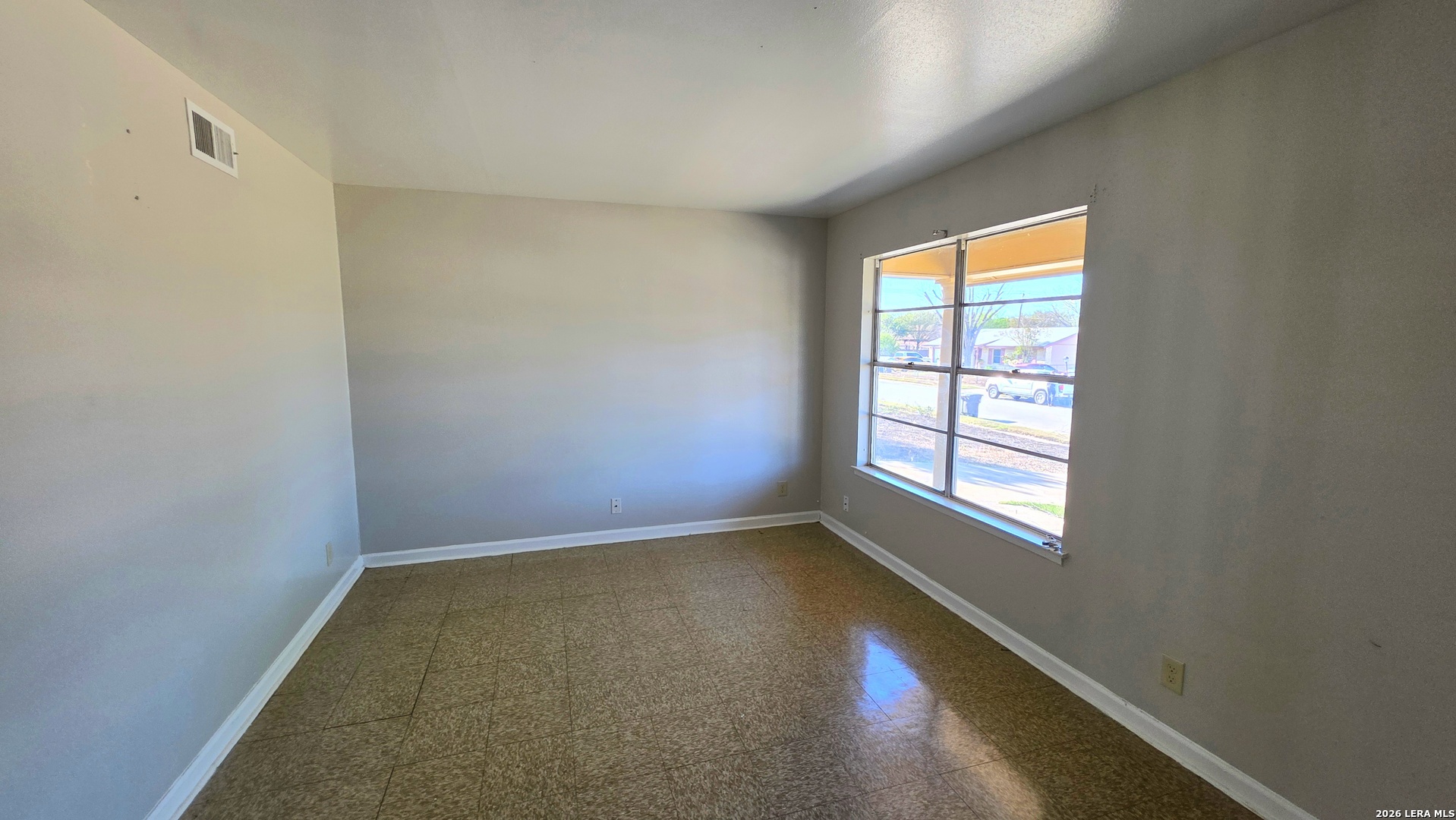 Search 6286 Apple Valley