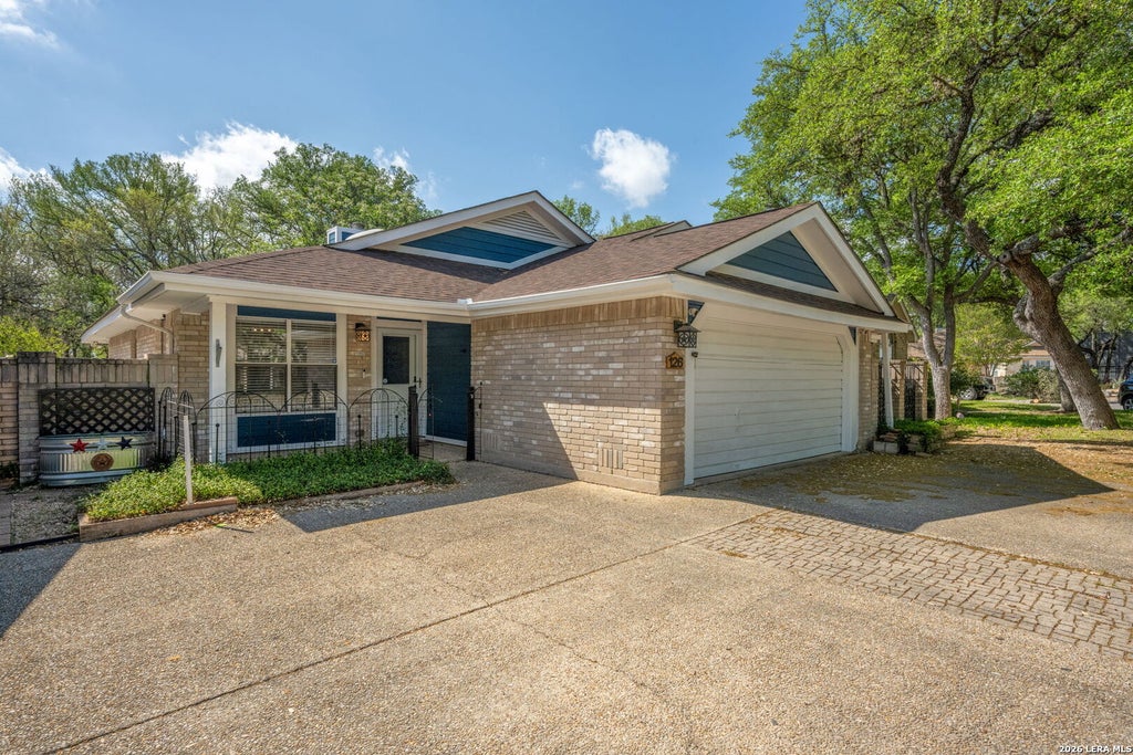 Photo of 126 Golden Way, Universal City, TX 78148 (MLS # 1957225)