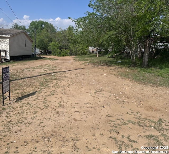 Photo 1 of 3 — 516 Bartlett, Natalia, TX 78059