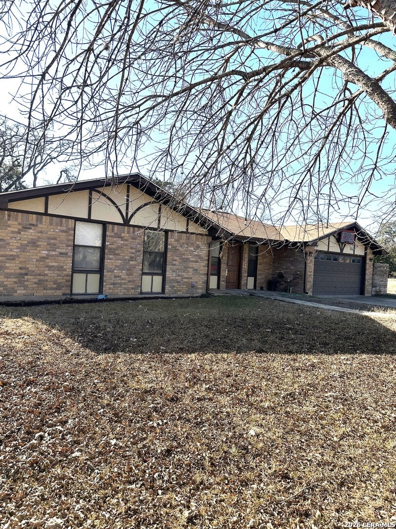 Photo of 2021 Lime Creek, Kerrville, TX 78028 (MLS # 1947515)