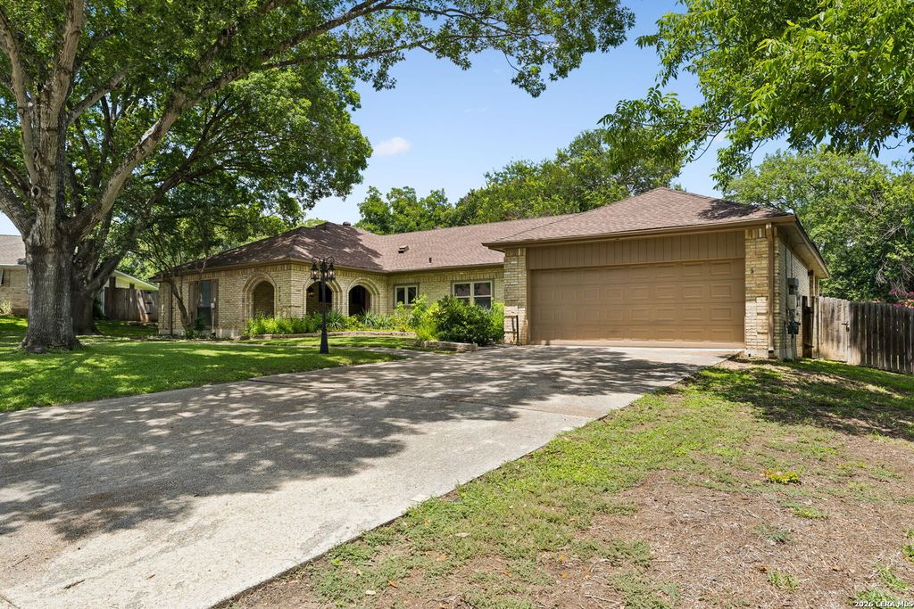 Photo of 8706 Golden View, Windcrest, TX 78239 (MLS # 1994234)