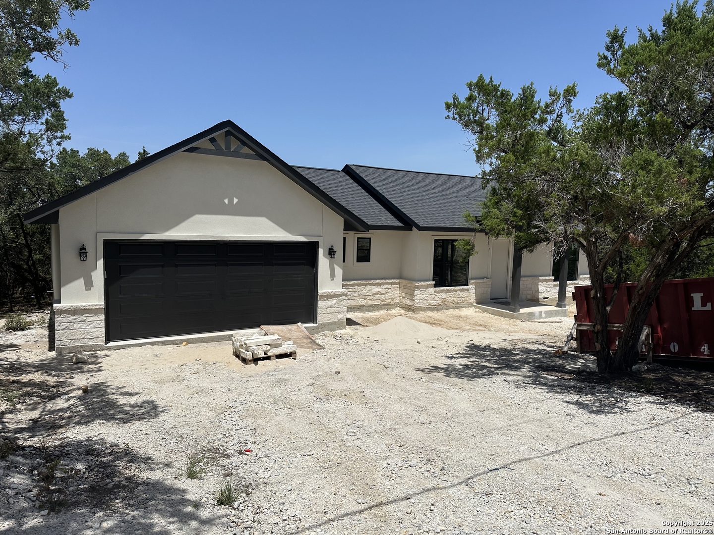 1229 Stallion Springs Dr