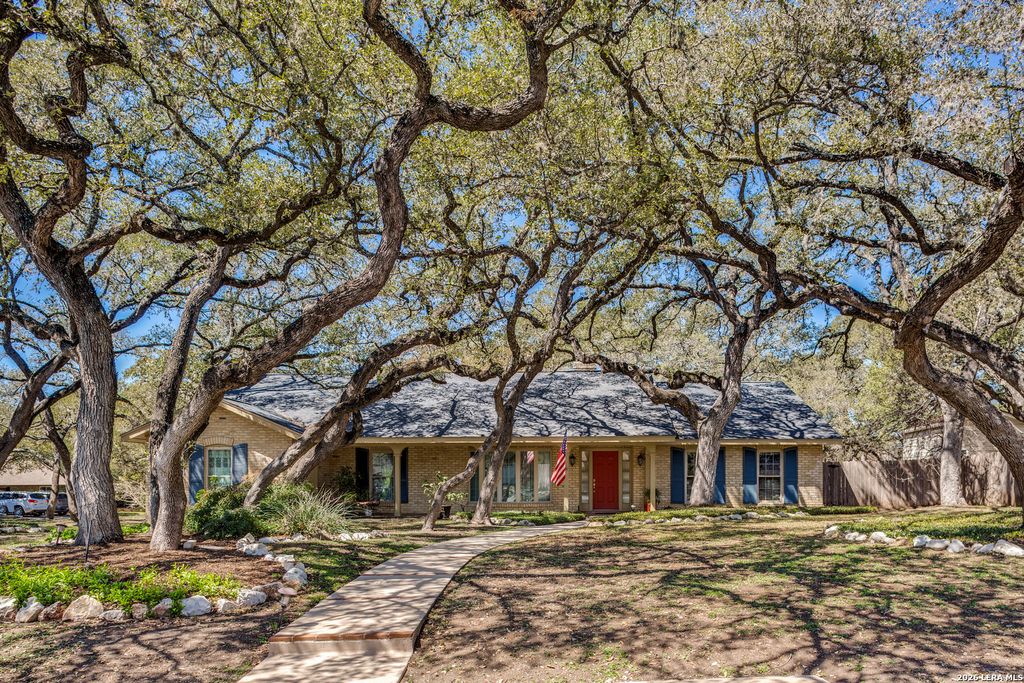 Photo of 11303 WHISPERING WIND ST, San Antonio, TX 78230 (MLS # 1956210)