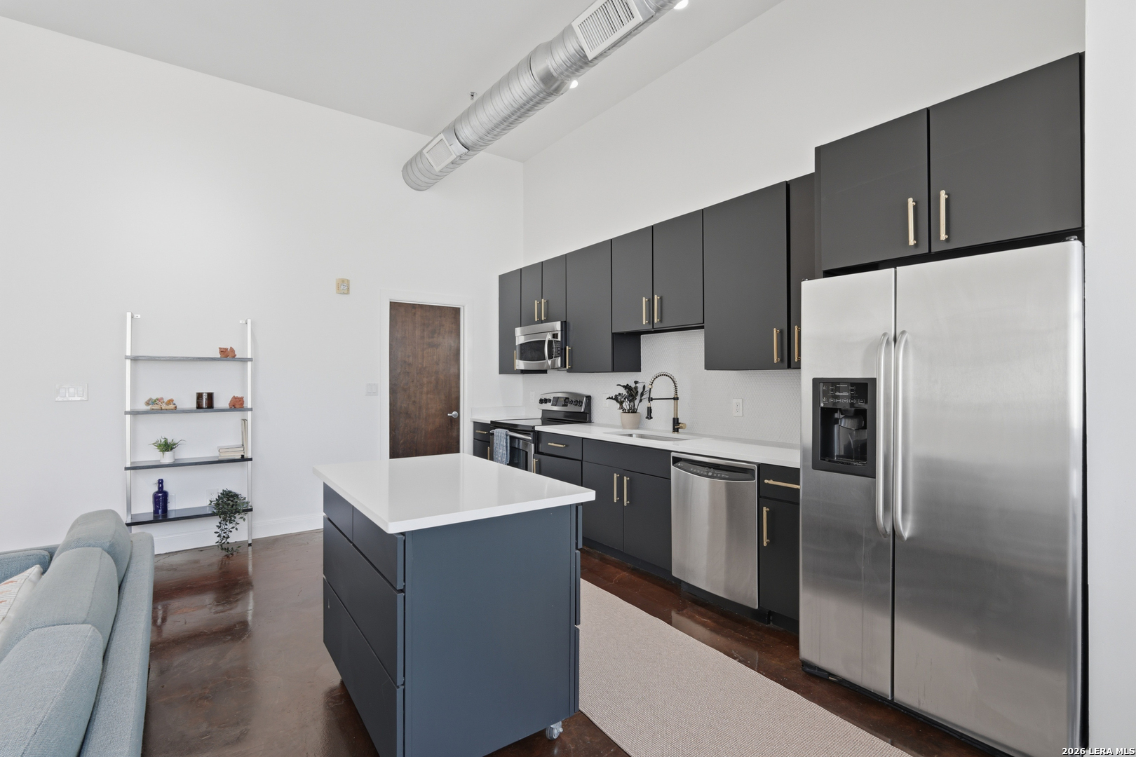 Search 831 S Flores 3114